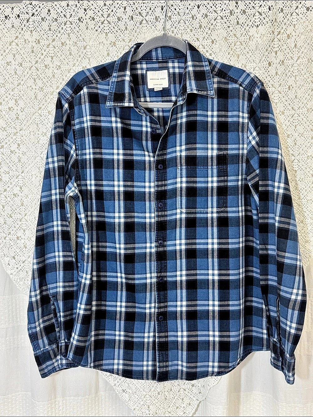 American Eagle Outfitters Plaid Cotton Button Down in Blue Size Medium
